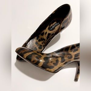 Dolce & Gabbana Leopard Print Pumps